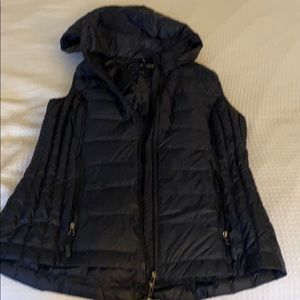NWT. 32 Heat— ultra down vest